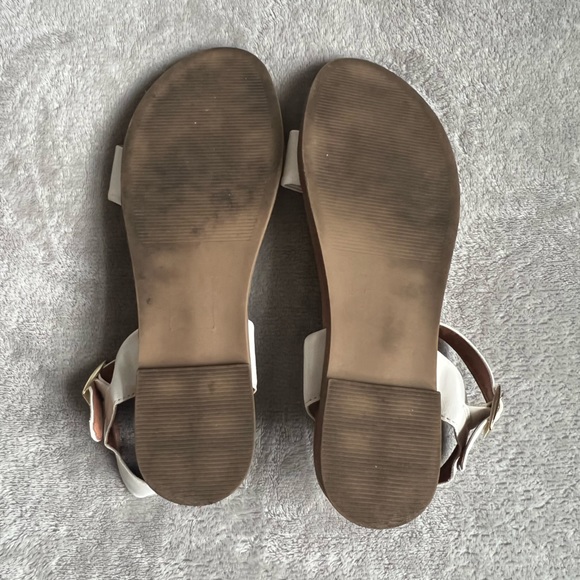 Steve Madden Daelyn White Sandals - Picture 4 of 5